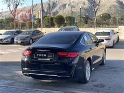 Chrysler 200